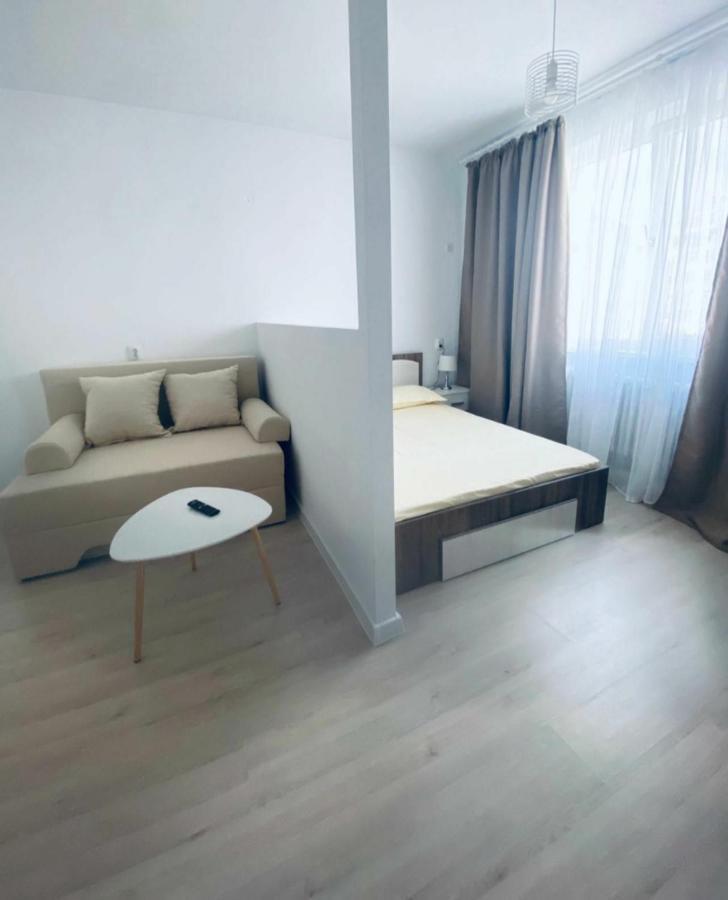 Garsoniera Craiova Centru Apartment Ngoại thất bức ảnh